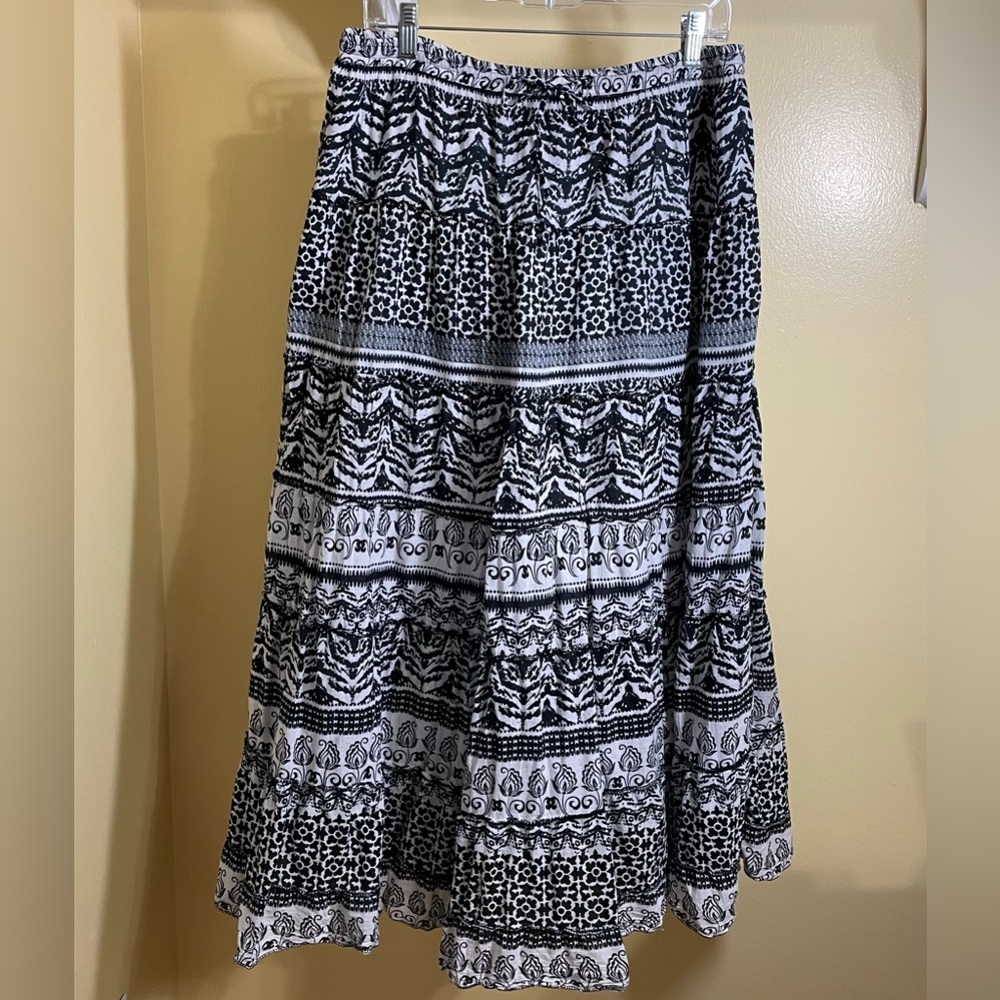 Jane Ashley Black and White A-Line Midi Skirt
